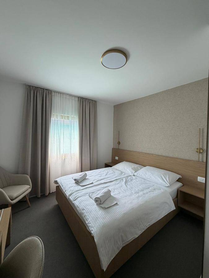 Chambre d’hôte pour 2 personnes, avec balcon ainsi que vue et jardin dans Međugorje - 3