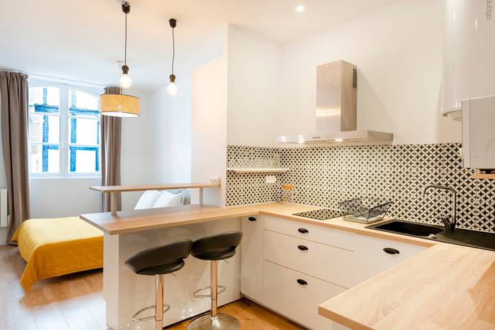 Studio entier, Studio au Cœur de Bayonne - Séjour Pratique et Confortable in Bayonne, Région de Bayonne
