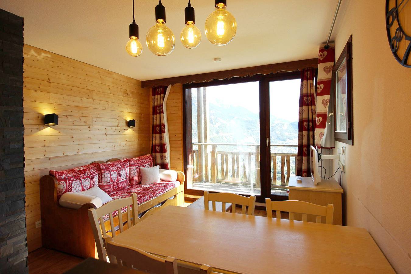 Appartement entier, Appartement spacieux avec une jolie vue sur le Parc National de la Vanoise in La Norma, Villarodin-Bourget