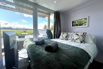 Holiday Apartment for 2 People in County Londonderry, Ulster, Photo 1