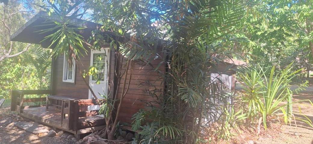 Chambre d’hôte pour 5 personnes, avec jardin et piscine ainsi que vue et terrasse En Nouvelle-Calédonie - 4