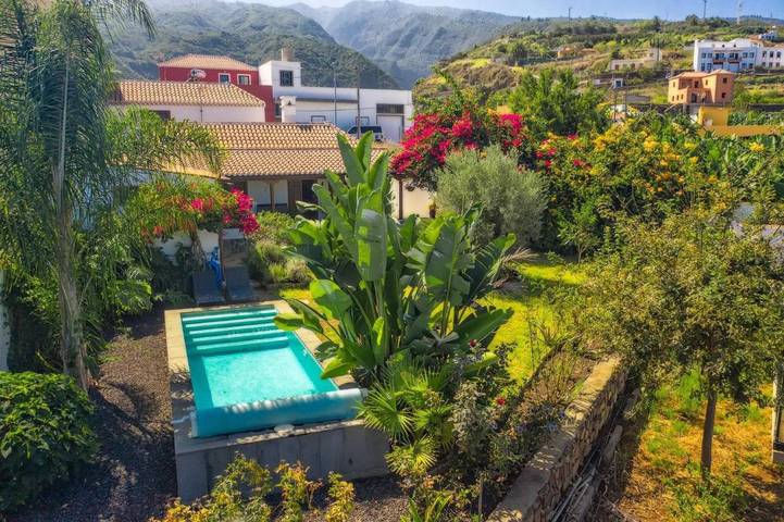 Ferienhaus für 2 Personen, mit Terrasse und Garten sowie Pool