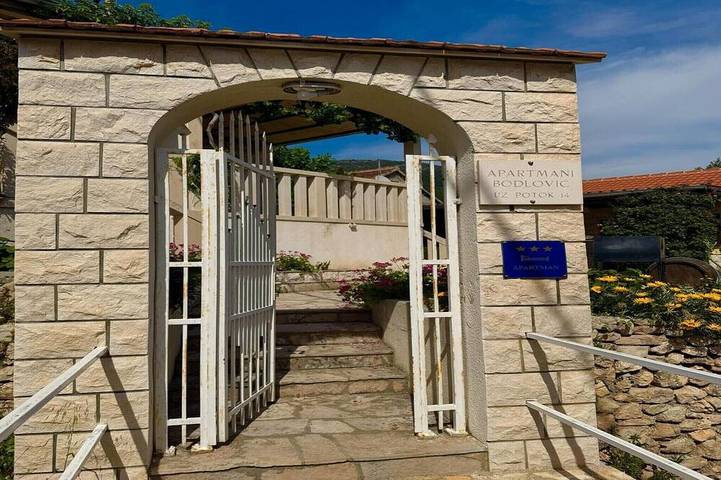 Bungalow für 3 Personen, mit Terrasse auf Brac