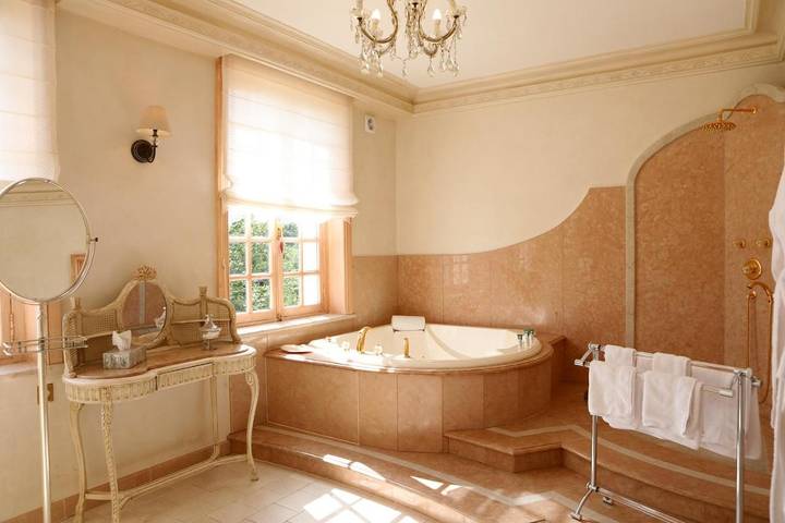 Location de vacances pour 2 personnes, avec piscine ainsi que jardin et vue à Saint-Gatien-des-Bois - 3