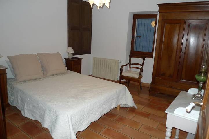 Location de vacances pour 4 personnes, avec piscine ainsi que jardin et terrasse à Lacoste - 2