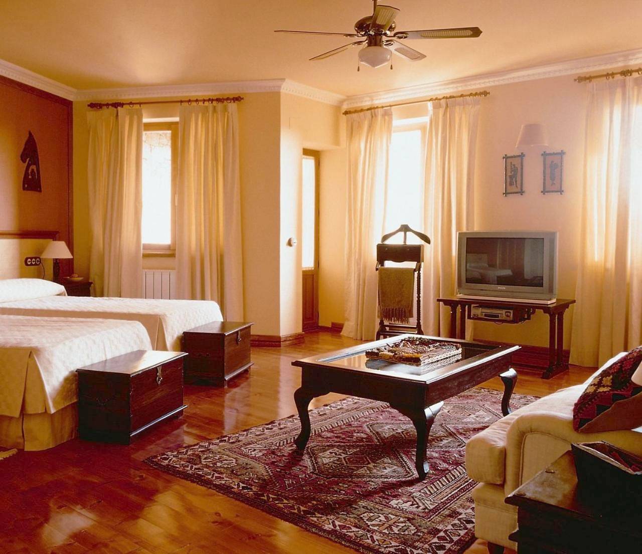 El Milano Real in Hoyos del Espino, Provincia de Ávila
