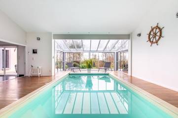 Cottage pour 8 personnes, avec piscine et jardin à Mervent