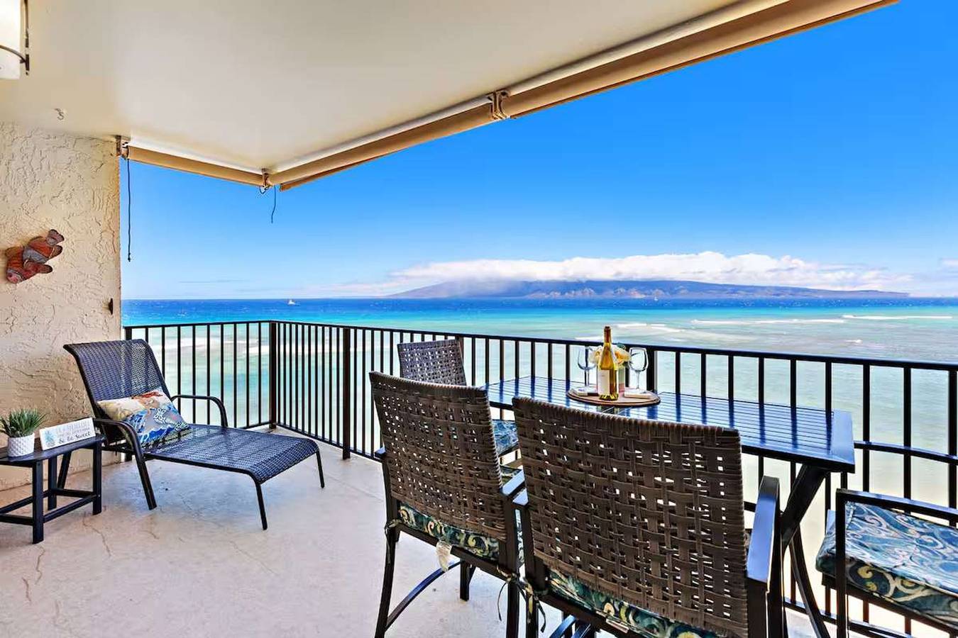 Apartamento entero, Oceanfront Corner Unit - Whales Turtles Sunsets w 2 Lanais in Kahana, Napili-Honokowai