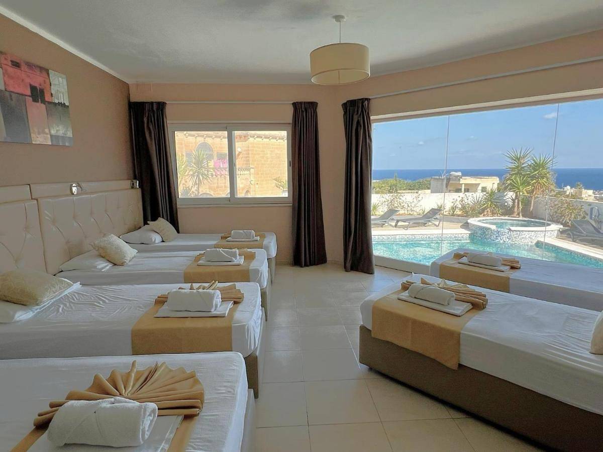 Villa belvedere in Swieqi, Malta