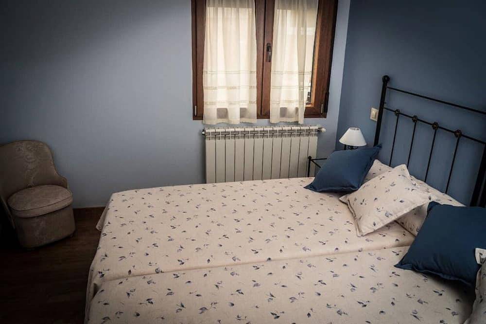 Cascorro Complete Rural House in San Bartolomé de Pinares, Ávila Region