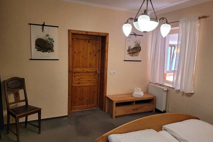 Ganze Wohnung, Gemütliche Ferienwohnung im Hohen Fläming mit großzügigem Garten Nähe Berlin in Wiesenburg/ Mark, Fläming