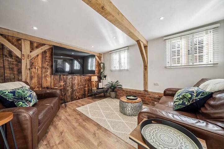 Chalet for 4 people, with garden and balcony in New Forest