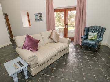 Log Cabin for 2 People in Red Wharf Bay, Isle of Anglesey, Photo 2