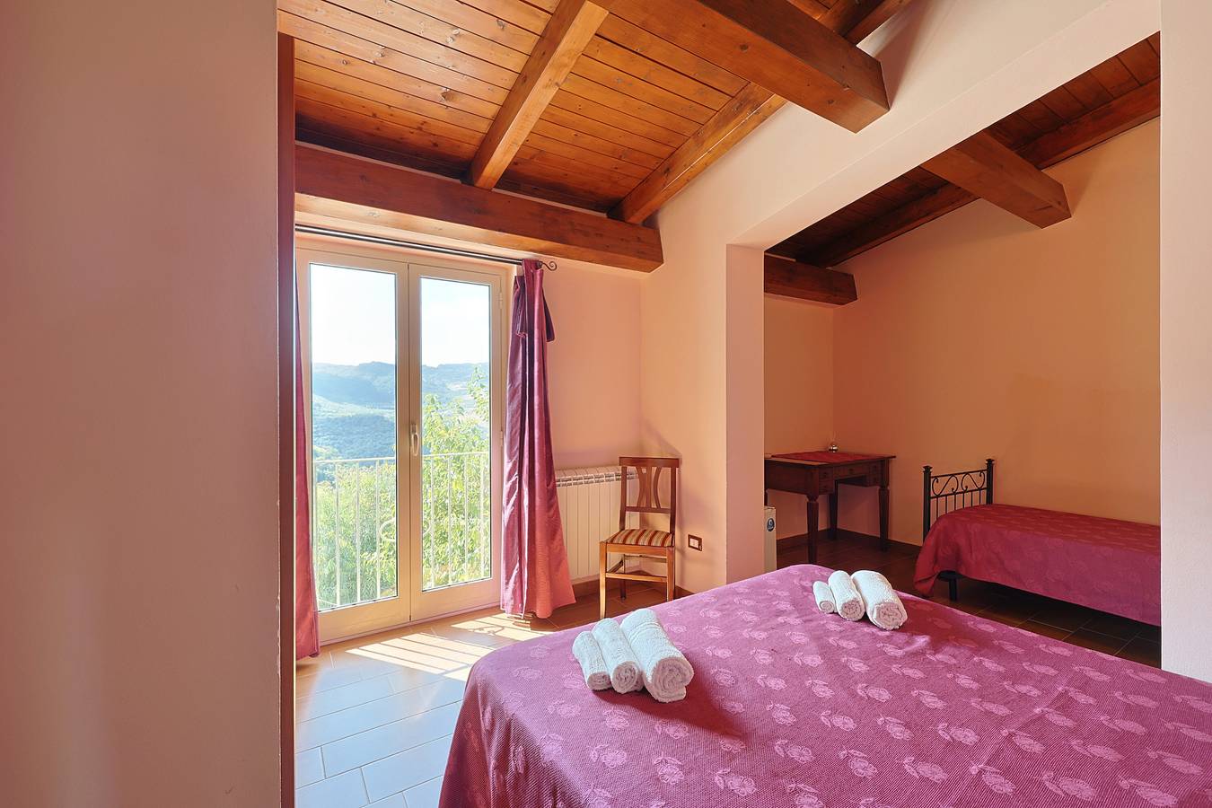 Zimmer 'Salina' mit gemeinsamer Terrasse, gemeinsamem Garten und Klimaanlage in Patti, Messina Provinz