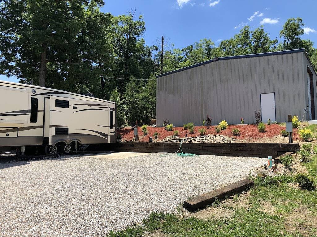 Rv Site-Lake Hamilton-Space B in Ouachita National Forest