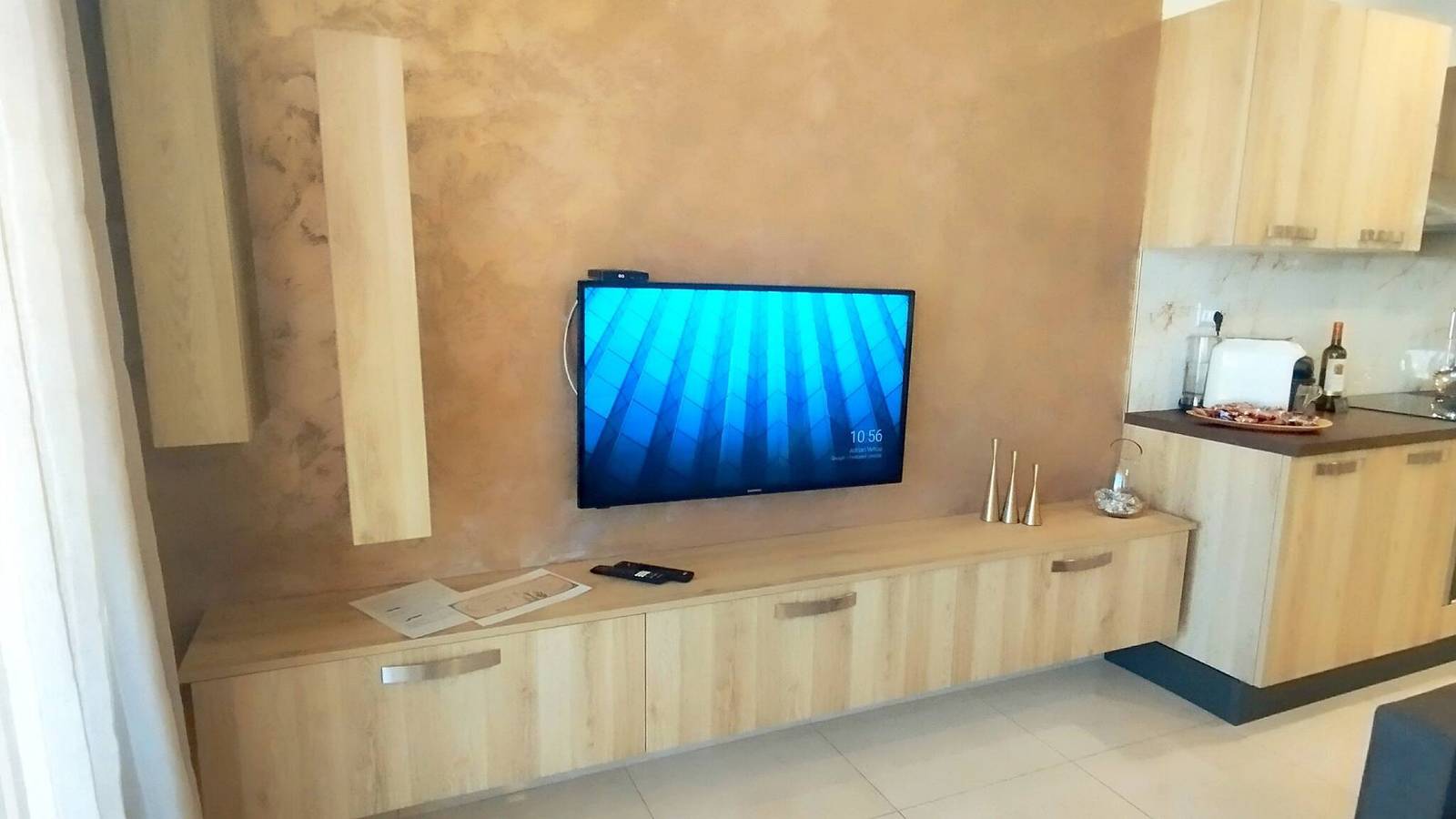 Ganze Wohnung, Grandblue Vista Premier Ferienwohnung direkt am Meer in Marsalforn, Zebbug