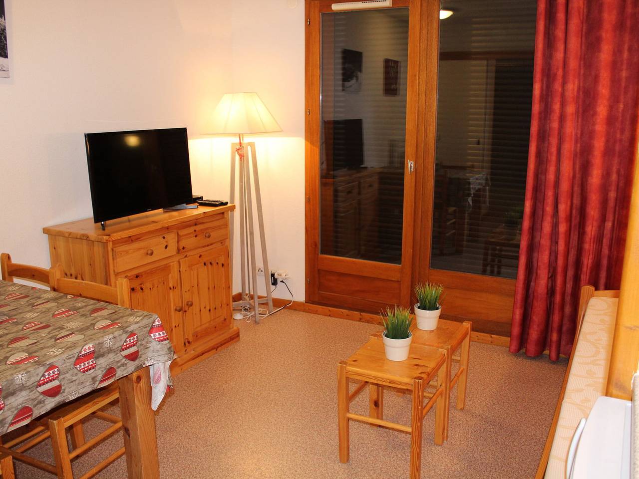 Appartement entier, Appart 4 pers, pied des pistes, parking couvert in La Joue du Loup, Le Dévoluy