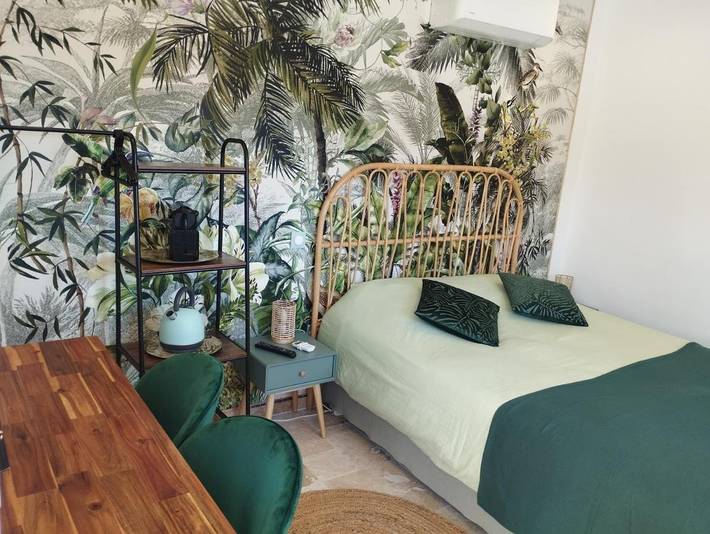 Maison d’hôte pour 2 personnes, avec Balcon et Jacuzzi ainsi que Terrasse et Jardin