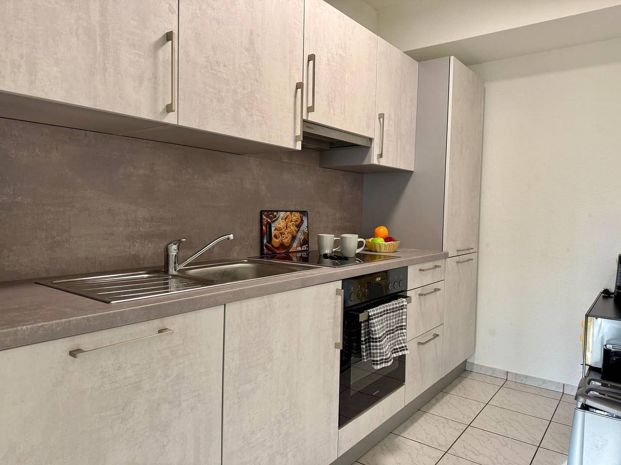 Ganze Wohnung, Großzügiges Apartment Peenstuuv mit drei Schlafzimmern am Stadtrand von Demmin in Demmin, Mecklenburgische Seenplatte