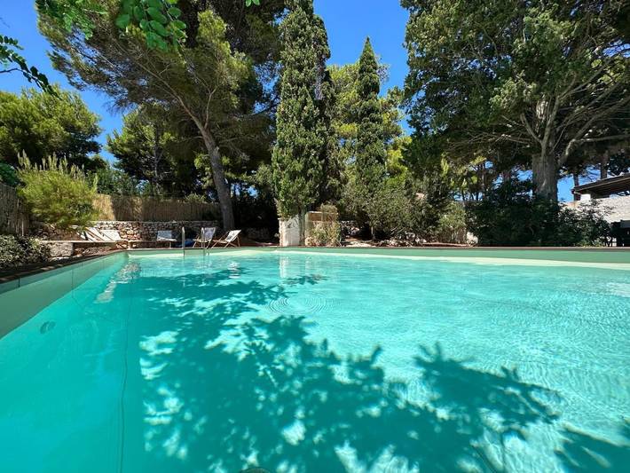Villa pour 5 personnes, avec terrasse et piscine ainsi que jardin et vue dans Santa Maria di Leuca