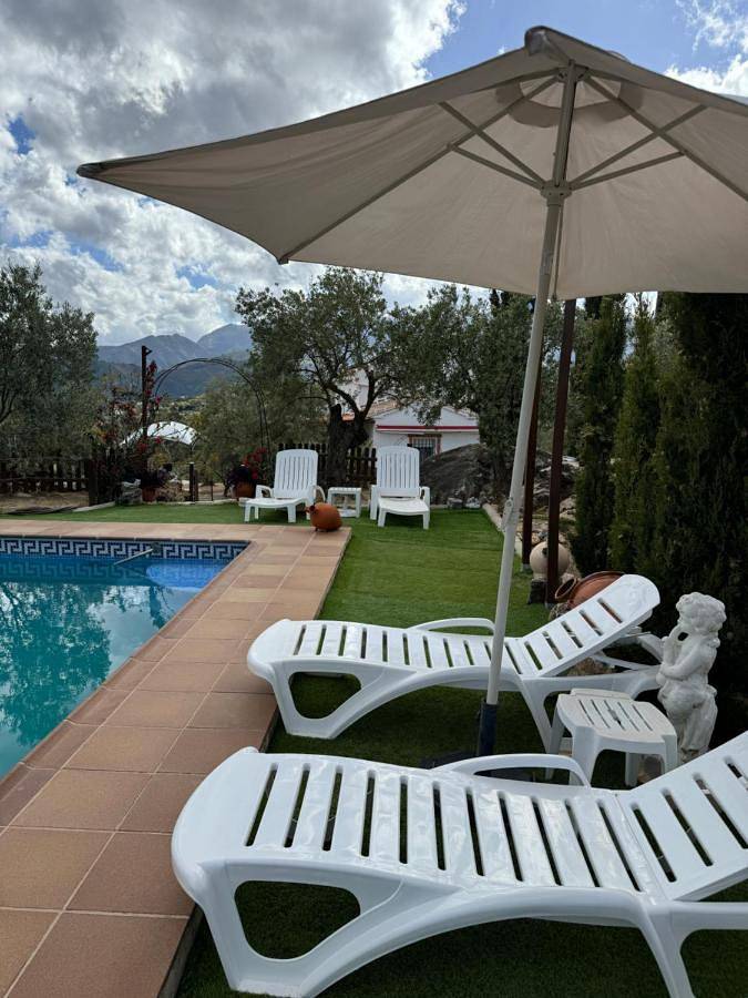 Chalet para 6 personas, con vistas además de piscina y jardín en Sierra de las Nieves - 2