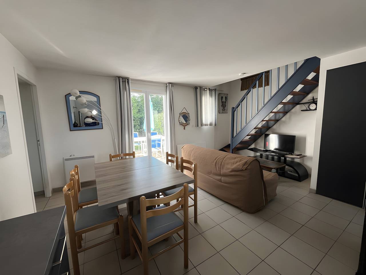 Encantadora casa con piscina compartida, terraza privada y jardín privado in Le Château-d'Oléron, Côte de Beauté