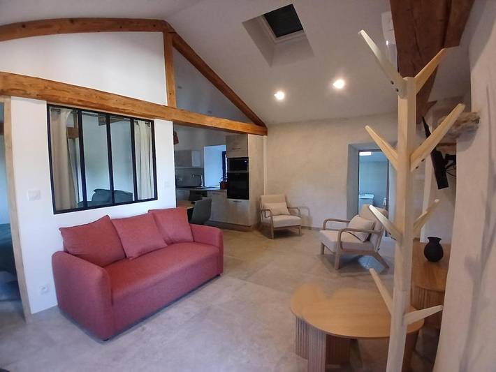 Location de vacances pour 4 personnes, avec Balcon et Terrasse ainsi que Jardin et Vue à Saint-Julien-des-Points