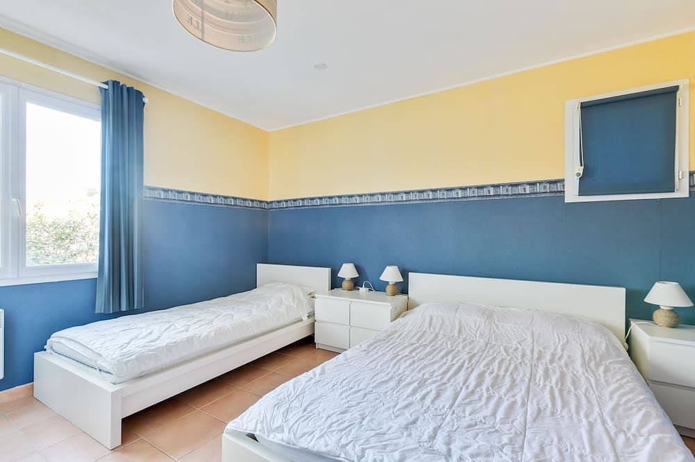 Sunny Roquebrun Getaway in Roquebrun, Béziers region