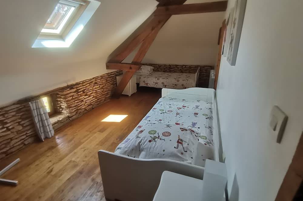 Gite Tout Confort Pour 8 Personnes Avec Piscine Proche Dordogne, Lot et Garonne in Marminiac, Quercy