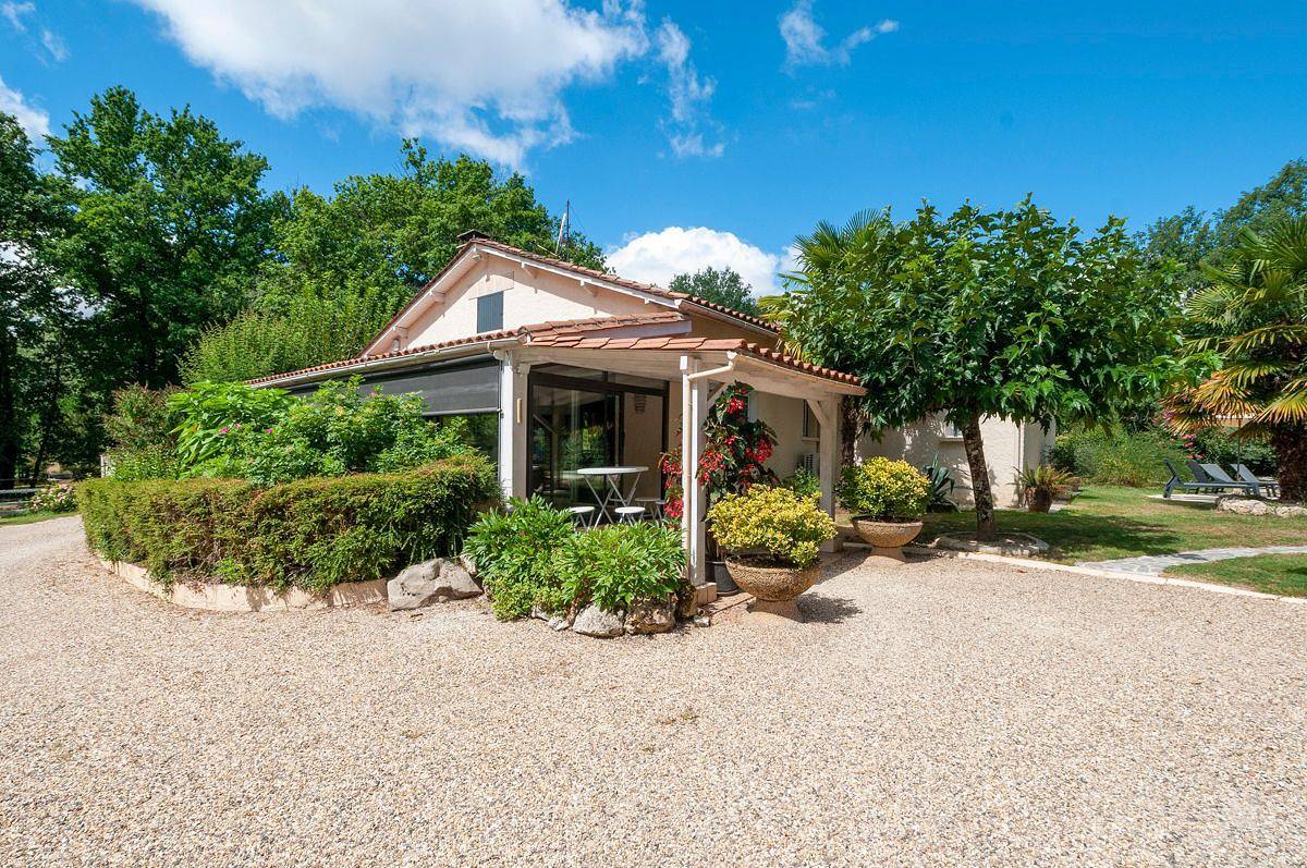 Villa pour 8 personnes avec terrasse in Maurens, Périgord Pourpre
