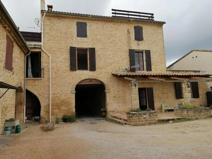Apartamento de vacaciones para 3 personas, con jardín y piscina - 1