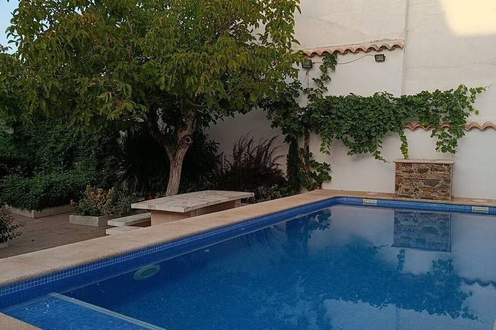 Cottage für 8 Personen, mit Terrasse und Garten - 1