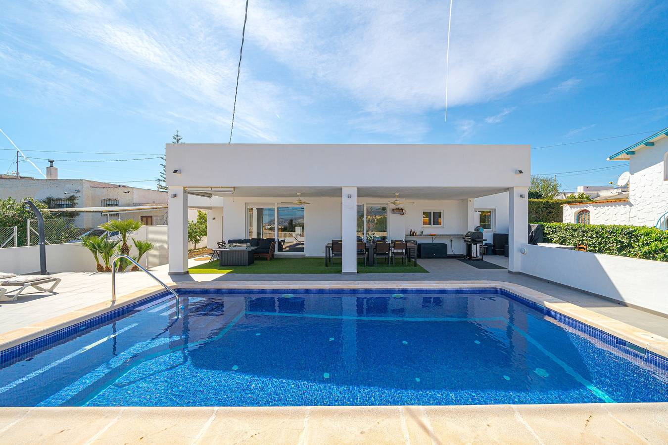 Holiday Home 'Casa Feliz Family Villa' with Private Pool, Wi-Fi and Air Conditioning in Alfàs del Pi, Costa Blanca