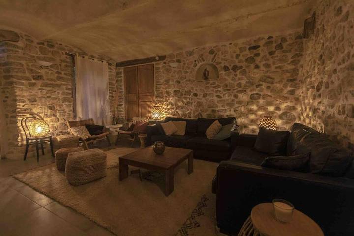 Location de vacances pour 12 personnes, avec piscine et jardin à Allègre-les-Fumades - 4