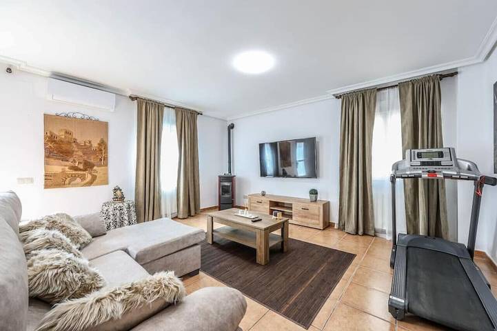 Apartamento para 4 personas, con jardín y balcón en Cobisa