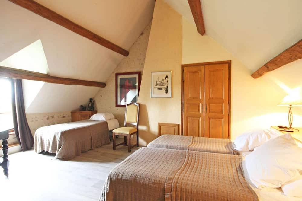 Charmantes Jagdhaus mit Haustieren, Kamin und Garten im Perche in Neuilly-sur-Eure, Longny-les-Villages