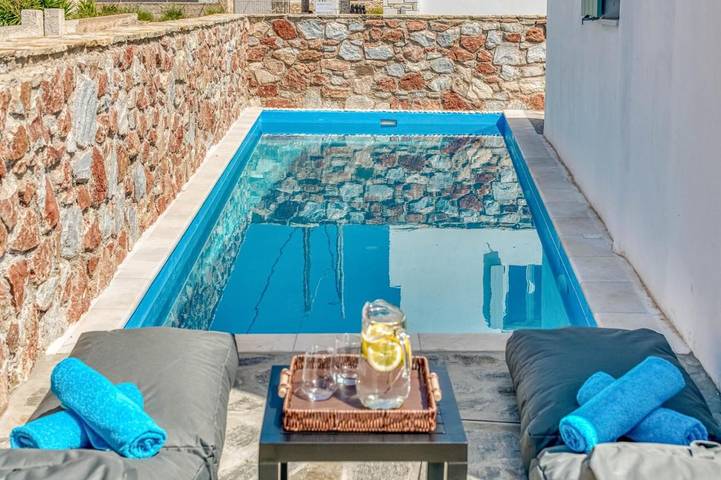 Villa voor 5 personen, with Whirlpool and Terras as well as Zwembad in Aliki