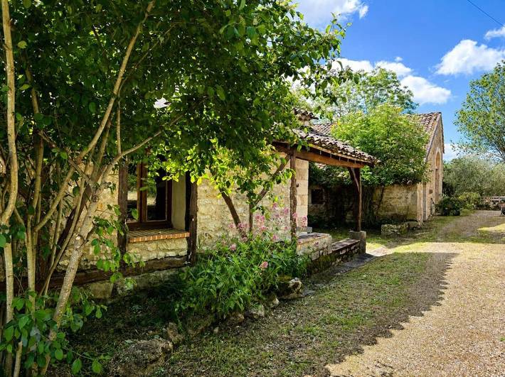 Maison d’hôte pour 11 personnes, avec vue et jardin à Trespoux-Rassiels