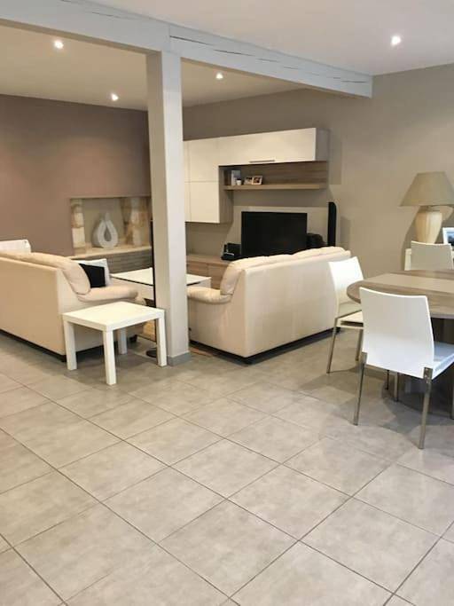 Cottage pour 10 personnes, avec bassin pour enfant et piscine, animaux acceptés à Solomiac
