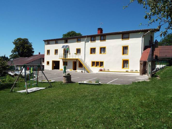 Gîte pour 12 personnes avec jardin in Foncine-le-Haut, Parc naturel régional du Haut-Jura