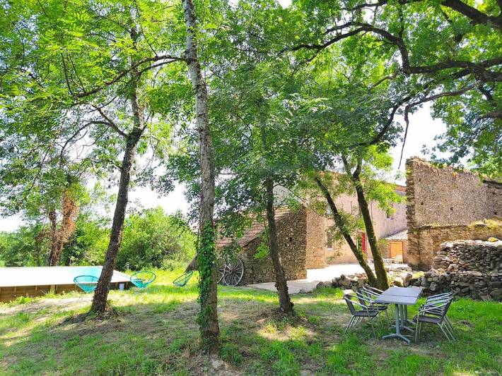 Location de vacances pour 14 personnes, avec jardin ainsi que piscine et vue, animaux acceptés à Trévien