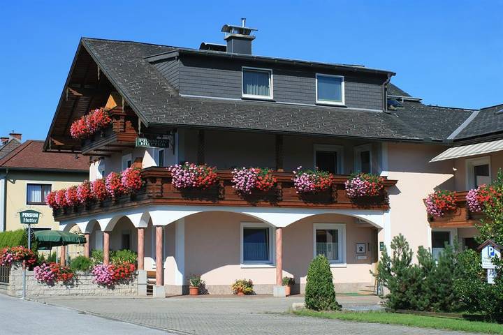 Pension für 2 Personen, mit Balkon und Garten in Salzburg