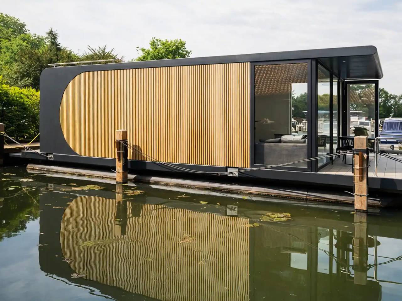 Hausboot am Ijsselmeer in Lemmer, Ijsselmeer