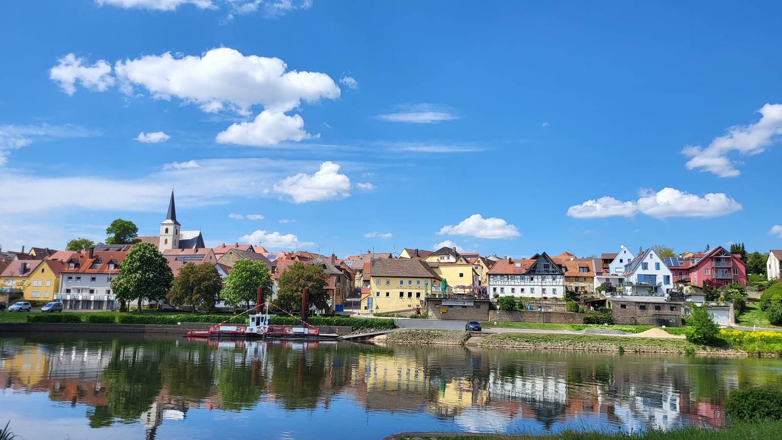 Gasthof zum Schiff - Ferienwohnung (45qm) mit zwei separaten Schlafzimmern in Estenfeld, Fränkisches Weinland