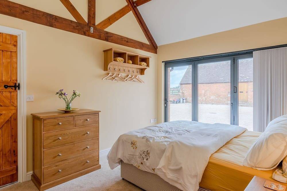 Swifts Retreat at Oosland Barns - sleeps 2 guests  in 1 bedroom in Bidford on Avon, Warwickshire