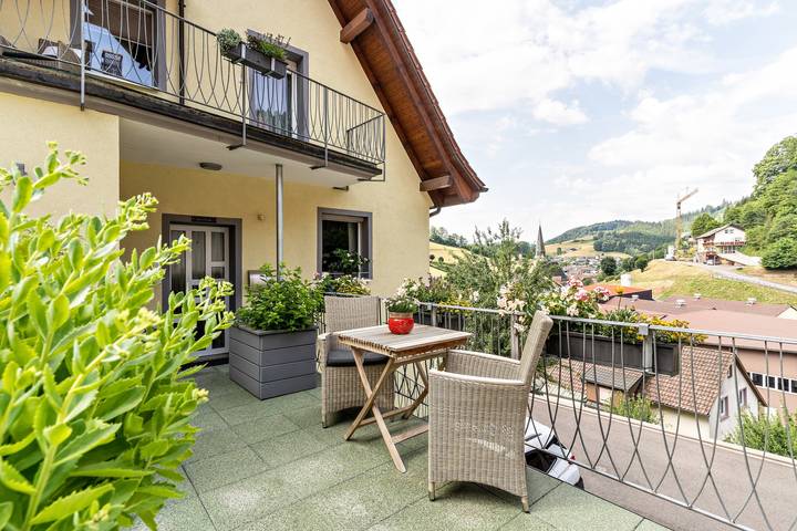Ganze Wohnung, Ferienwohnung "Am Kapellenberg" mit Bergblick, Gemeinschaftsterrasse und Wlan in Bad Griesbach im Schwarzwald, Bad Peterstal-Griesbach