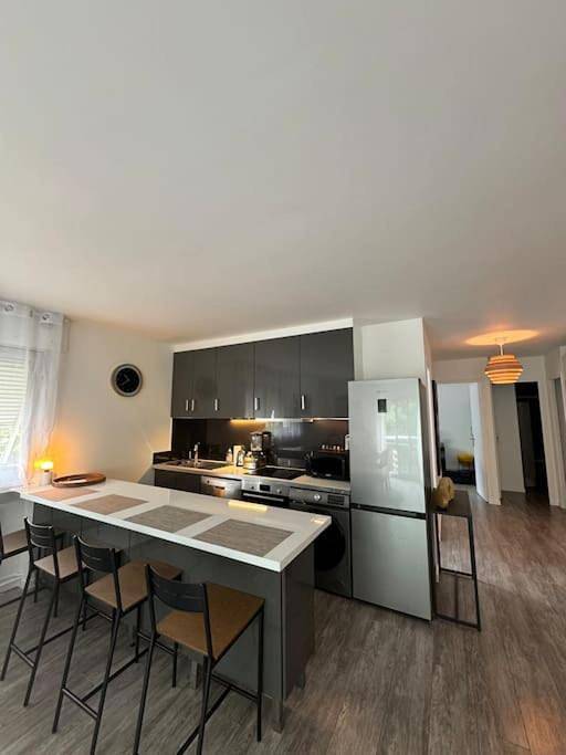 Appartement entier, Two-Bedroom Apartment in Saint-Maur-des-Fossés, Val-de-Marne