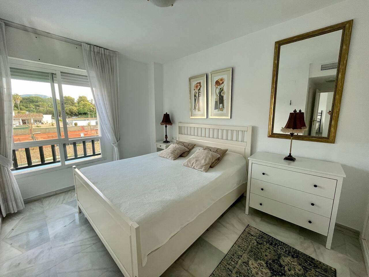 Geheel vakantieappartement, Vakantieappartement voor 4 personen met uitzicht op zee in Marbella West, Marbella