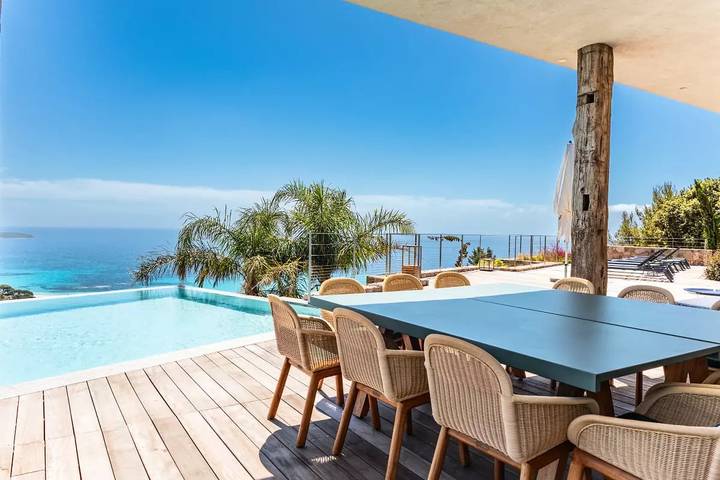 Villa pour 14 personnes, avec sauna ainsi que jardin et vue, animaux acceptés dans Palombaggia