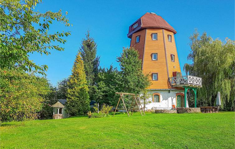 Ferienhaus für 8 Personen, mit Terrasse und Garten